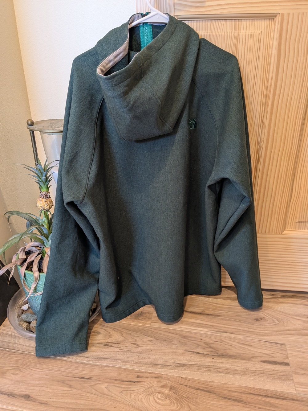 The North Face Men's Forest Green Hooded Performance Jacket with Teal Accents - Picture 6 of 7